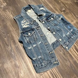Levi’s Cropped Distressed Vest - Size S